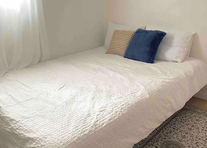 Guest house Cozy House 10min Walk From Kunkuk Station Line2 Line7 4*